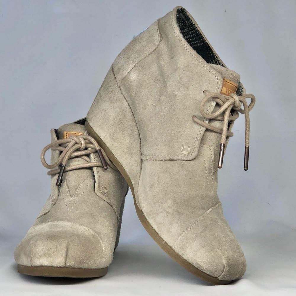 TOM’S Lace Up Wedge Booties Suede Size 7.5
